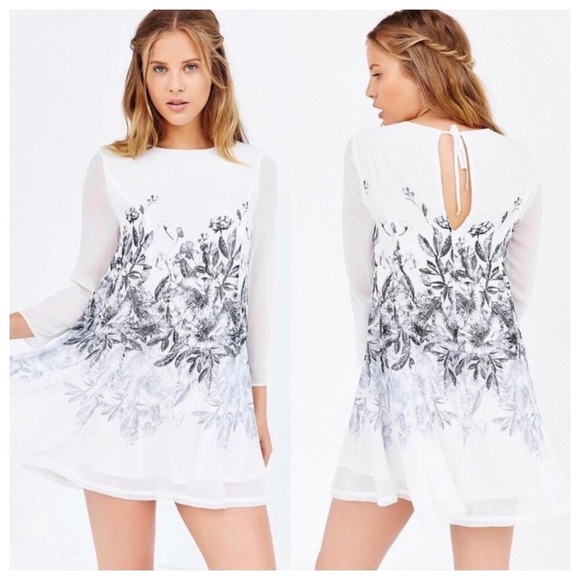 Urban Outfitters Dresses & Skirts - Urban Outfitters Kimchi Blue White Floral Dress